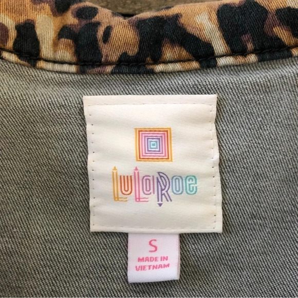 LuLaRoe Womens Small Kenny Leopard Trim Denim Jean Jacket Gray Stretch Fall - Picture 3 of 5